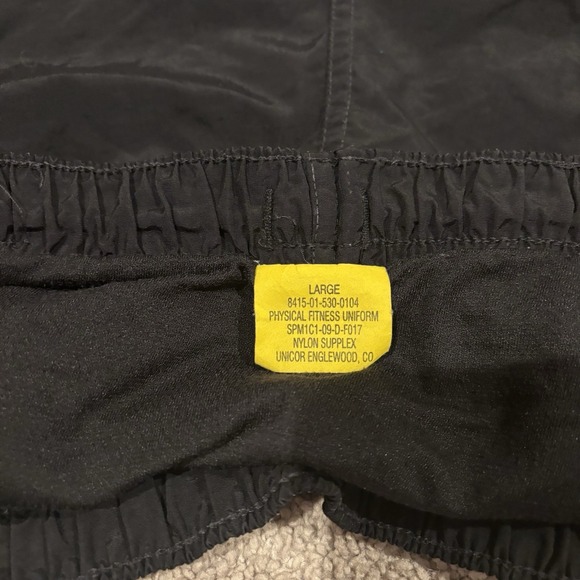 VINTAGE US Army Short Men Large Black PT Fitness Uniform Trunks Performance - Picture 3 of 3